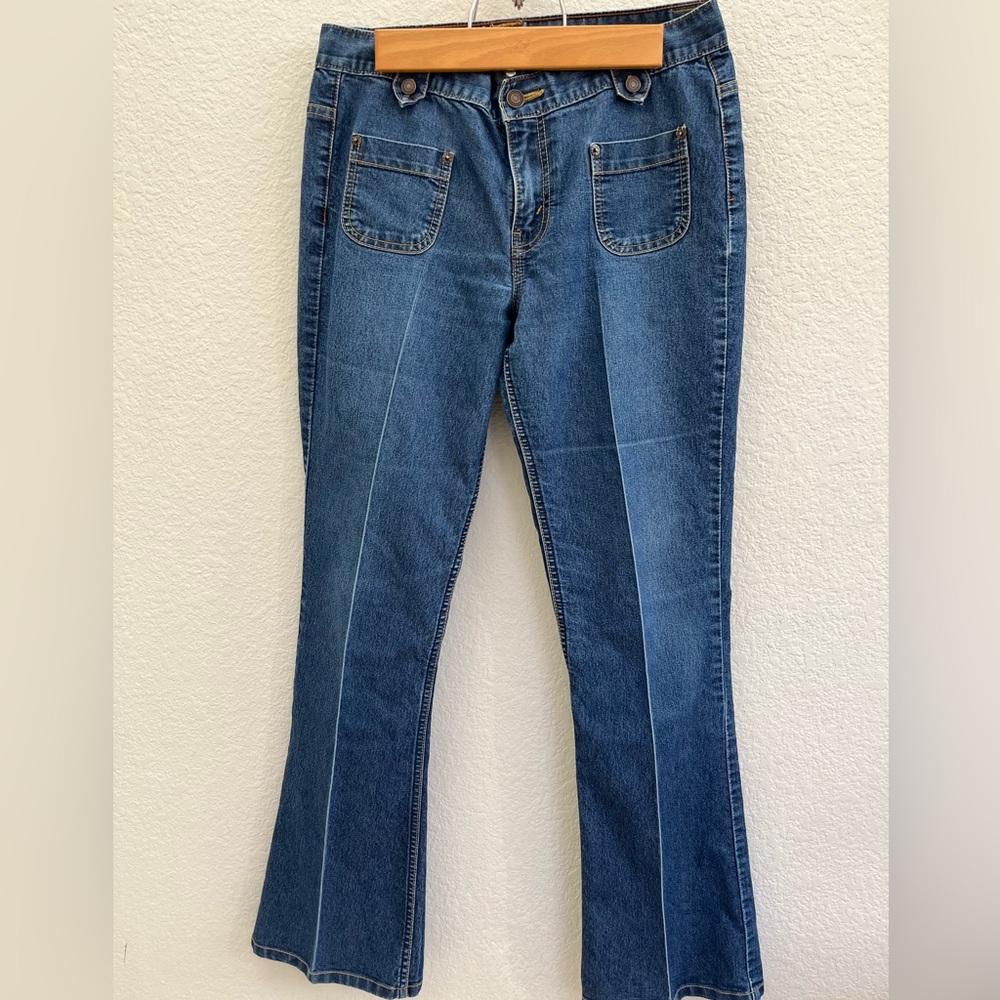 Retro Levi’s low rise jeans